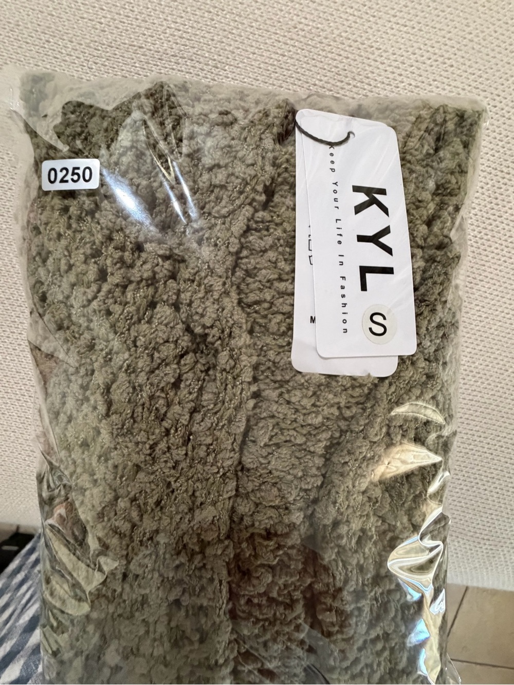 Kyl Women’s Olive Open-Front Chunky Knit Cardigan Sweater - Picture 11 of 11